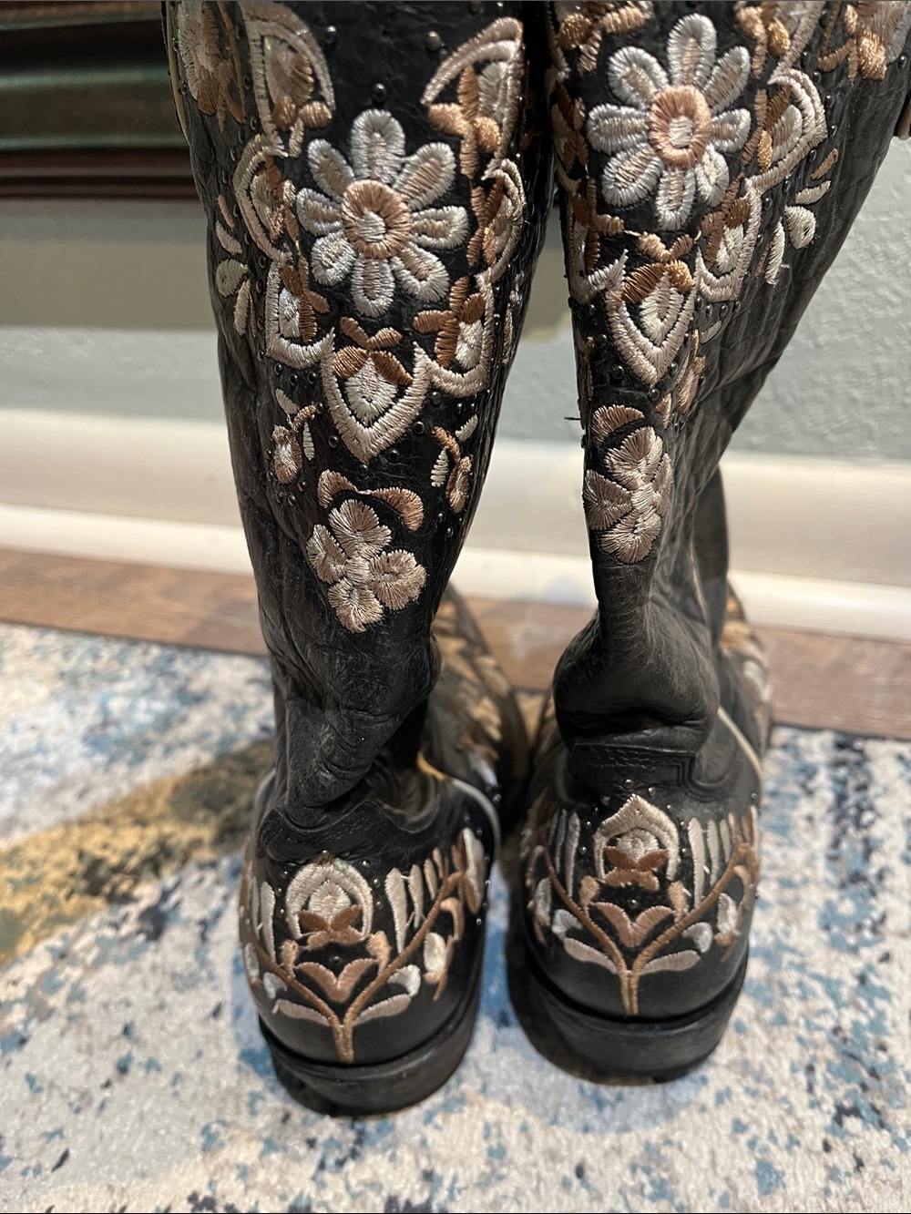 Old Gringo Black Leather Western Boots with Cream & Blush Embroidery - Picture 8 of 12